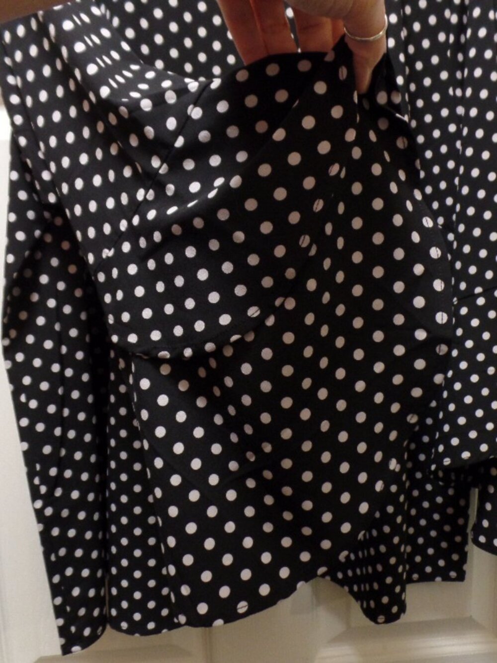 *NWoT* Belle by Kim Gravel XL 18 20 Polka Dot Printed Stretch Flutter Sleeve Top - Picture 4 of 7